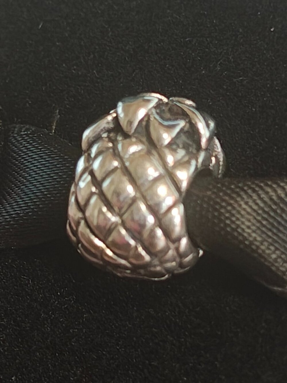 Authentic Pandora Pineapple Charm – 790363 Sterling Silver (Retired) - Picture 3 of 5